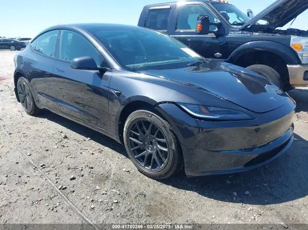5YJ3E1EA7RF863382 2024 TESLA MODEL 3 - Image 1