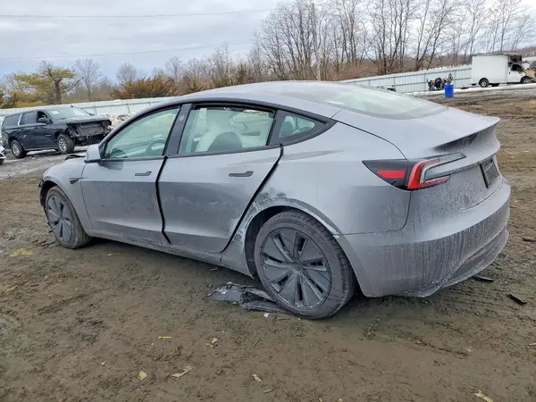 5YJ3E1EA7RF864225 2024 TESLA MODEL 3 - Image 2