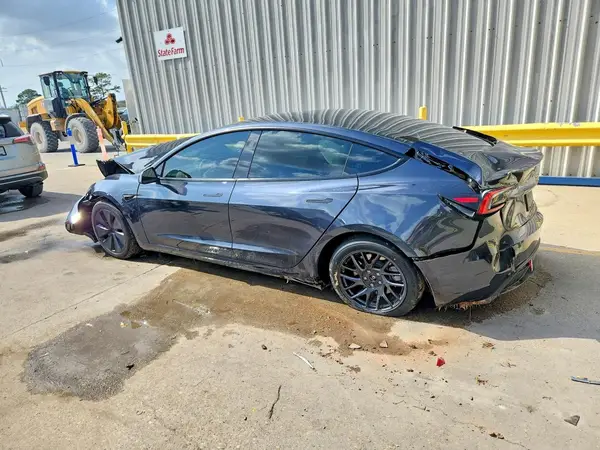 5YJ3E1EA7RF872387 2024 TESLA MODEL 3 - Image 2