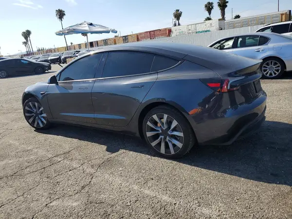 5YJ3E1EA7SF004041 2025 TESLA MODEL 3 - Image 2