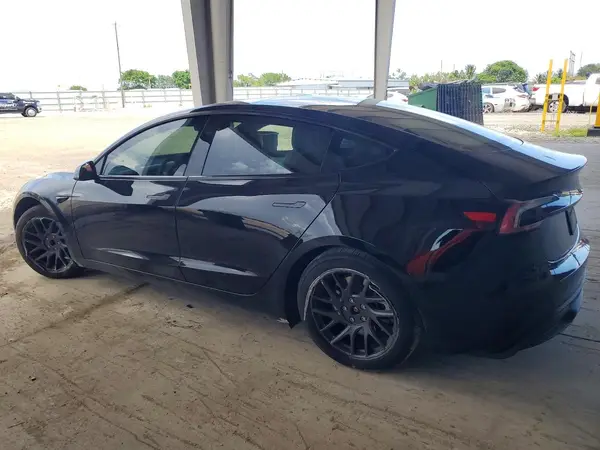 5YJ3E1EA7SF011491 2025 TESLA MODEL 3 - Image 2