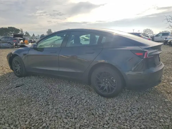 5YJ3E1EA7SF011863 2025 TESLA MODEL 3 - Image 2