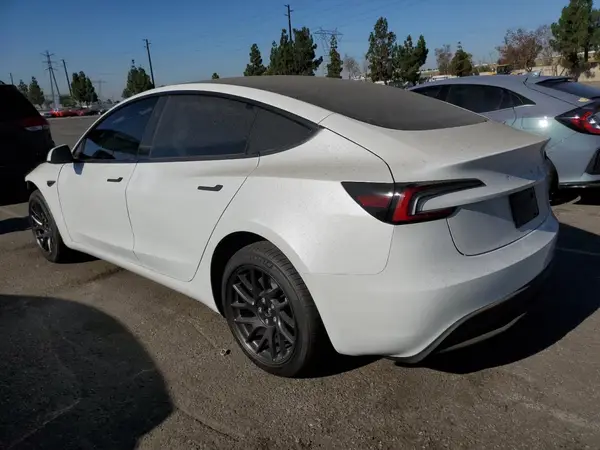 5YJ3E1EA7SF013466 2025 TESLA MODEL 3 - Image 2