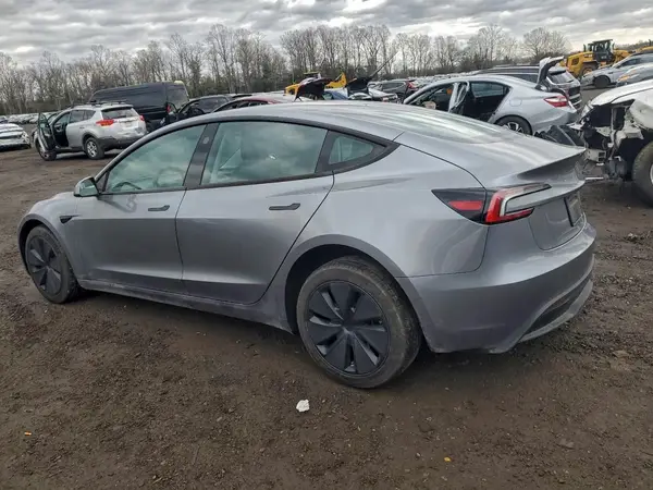 5YJ3E1EA7SF020580 2025 TESLA MODEL 3 - Image 2