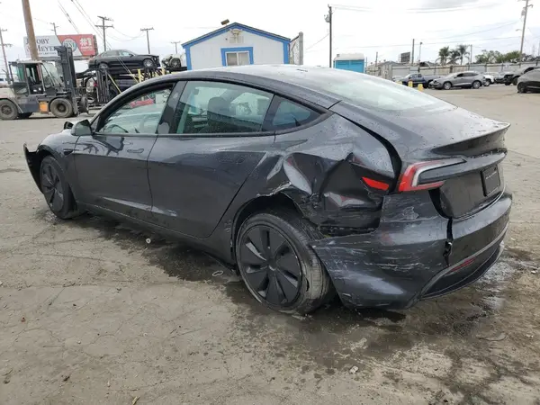 5YJ3E1EA7SF021390 2025 TESLA MODEL 3 - Image 2