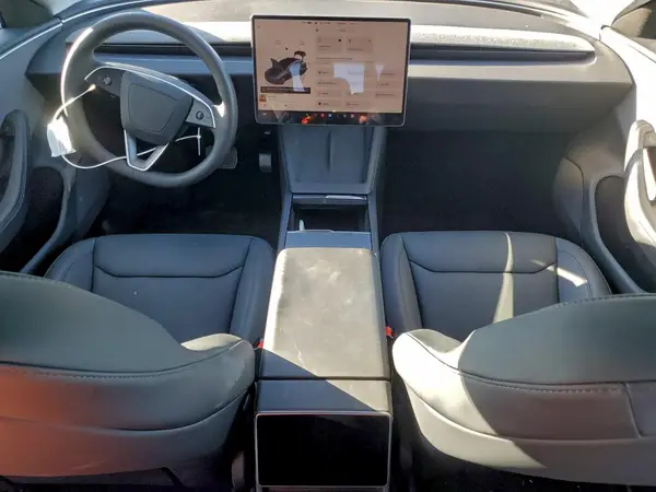 5YJ3E1EA7SF021728 2025 TESLA MODEL 3 - Image 8