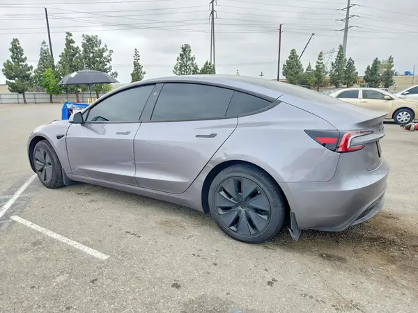 5YJ3E1EA7SF022524 2025 TESLA MODEL 3 - Image 2