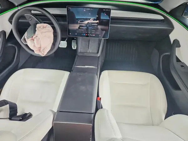 5YJ3E1EA7SF022524 2025 TESLA MODEL 3 - Image 8
