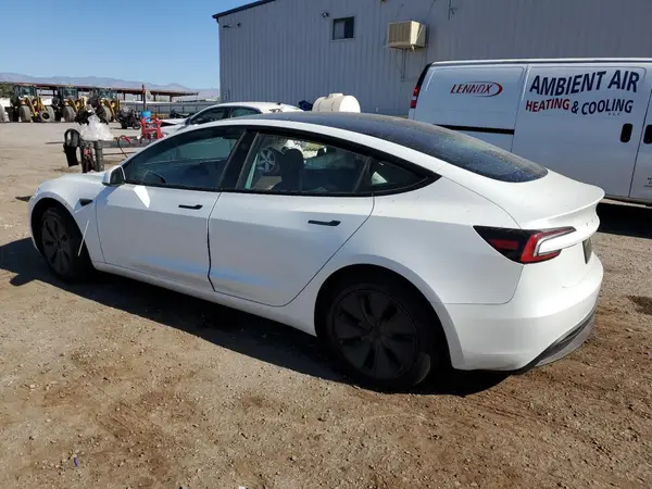 5YJ3E1EA7SF022796 2025 TESLA MODEL 3 - Image 2