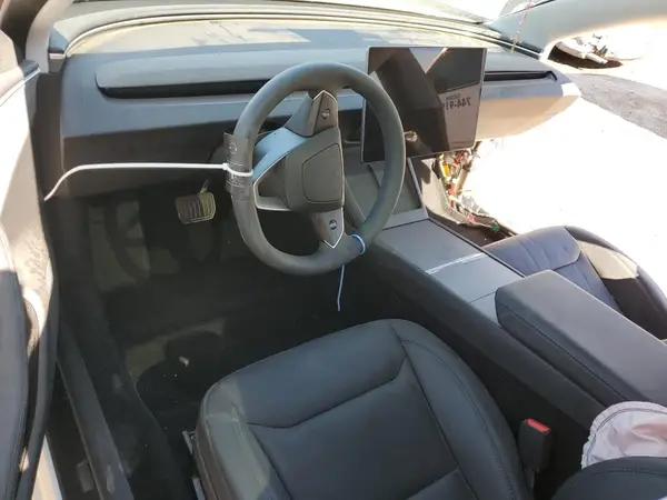 5YJ3E1EA7SF022796 2025 TESLA MODEL 3 - Image 8