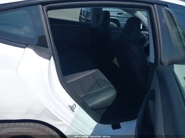 5YJ3E1EA7SF024855 2025 TESLA MODEL 3 - Image 8