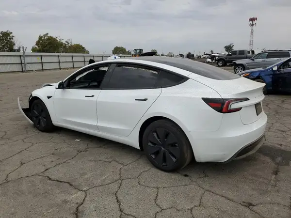 5YJ3E1EA7SF027576 2025 TESLA MODEL 3 - Image 2