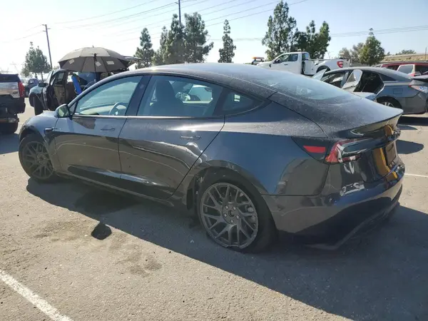 5YJ3E1EA7SF027934 2025 TESLA MODEL 3 - Image 2