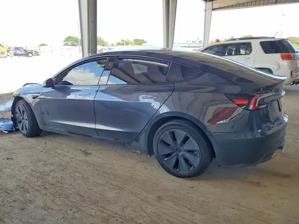 5YJ3E1EA7SF027996 2025 TESLA MODEL 3 - Image 2