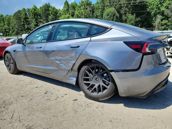 5YJ3E1EA7SF028775 2025 TESLA MODEL 3 - Image 2