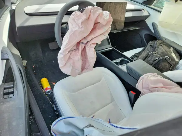 5YJ3E1EA7SF031188 2025 TESLA MODEL 3 - Image 8