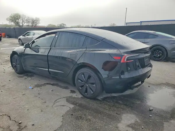 5YJ3E1EA7SF035175 2025 TESLA MODEL 3 - Image 2