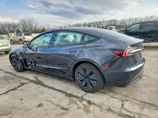 5YJ3E1EA7SF037993 2025 TESLA MODEL 3 - Image 2