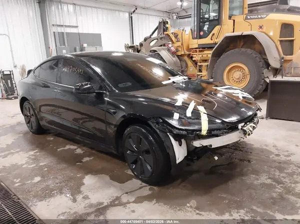 5YJ3E1EA7SF039775 2025 TESLA MODEL 3 - Image 1