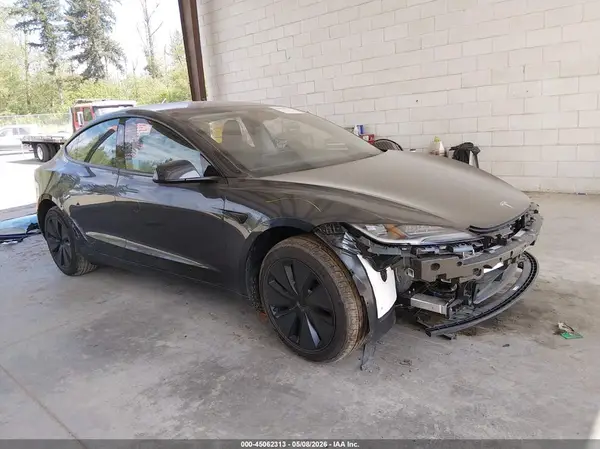 5YJ3E1EA7SF042076 2025 TESLA MODEL 3 - Image 1