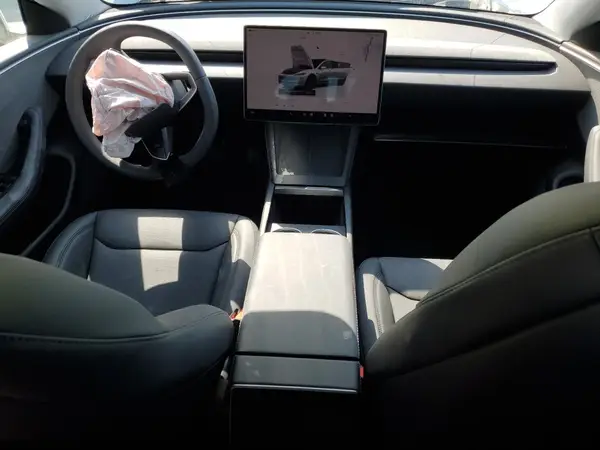 5YJ3E1EA7SF043163 2025 TESLA MODEL 3 - Image 8