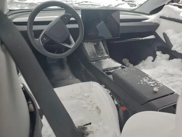 5YJ3E1EA7SF043647 2025 TESLA MODEL 3 - Image 8
