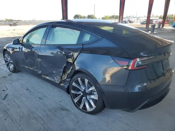 5YJ3E1EA7SF045236 2025 TESLA MODEL 3 - Image 2