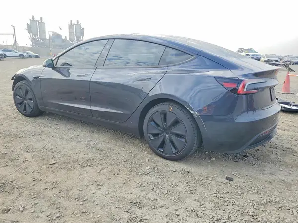 5YJ3E1EA7SF045303 2025 TESLA MODEL 3 - Image 2