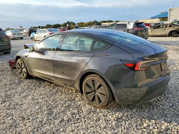 5YJ3E1EA7SF046015 2025 TESLA MODEL 3 - Image 2