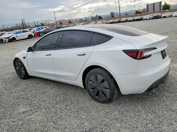 5YJ3E1EA7SF054678 2025 TESLA MODEL 3 - Image 2