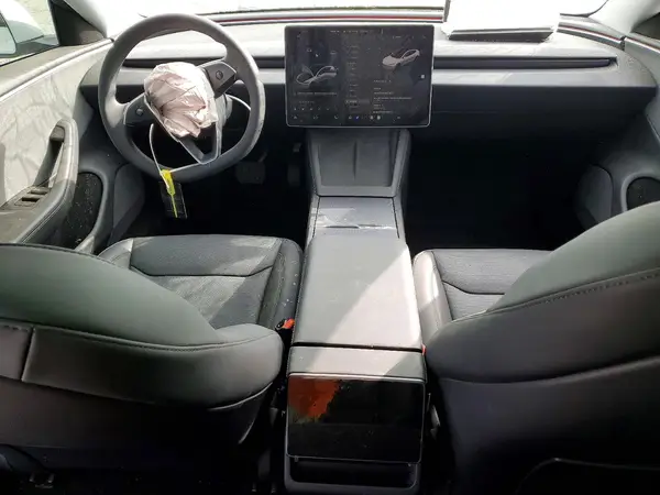 5YJ3E1EA7SF054678 2025 TESLA MODEL 3 - Image 8