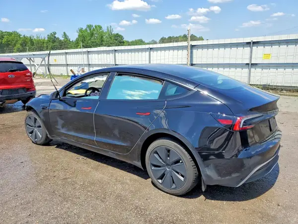 5YJ3E1EA7SF057421 2025 TESLA MODEL 3 - Image 2