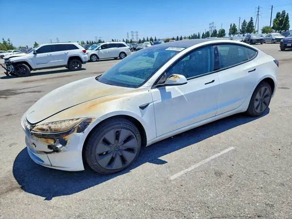 5YJ3E1EA7SF058732 2025 TESLA MODEL 3 - Image 1
