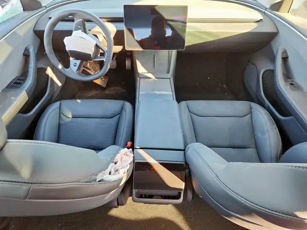 5YJ3E1EA7SF065678 2025 TESLA MODEL 3 - Image 8