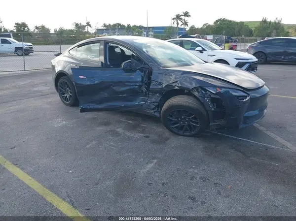 5YJ3E1EA7SF067625 2025 TESLA MODEL 3 - Image 1