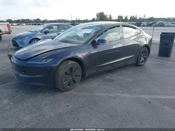 5YJ3E1EA7SF067625 2025 TESLA MODEL 3 - Image 2
