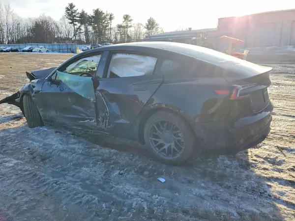 5YJ3E1EA7SF069035 2025 TESLA MODEL 3 - Image 2