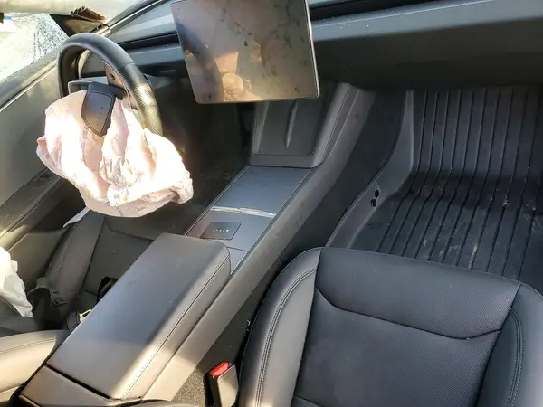 5YJ3E1EA7SF069035 2025 TESLA MODEL 3 - Image 8