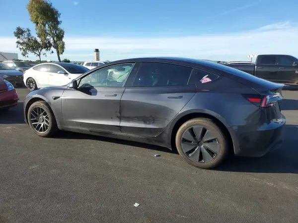 5YJ3E1EA7SF070461 2025 TESLA MODEL 3 - Image 2
