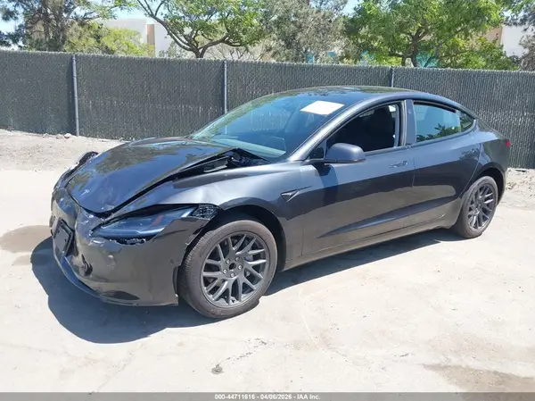 5YJ3E1EA7SF072548 2025 TESLA MODEL 3 - Image 2
