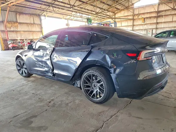 5YJ3E1EA7SF076891 2025 TESLA MODEL 3 - Image 2