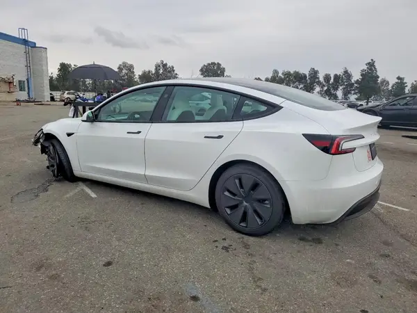 5YJ3E1EA7SF080293 2025 TESLA MODEL 3 - Image 2