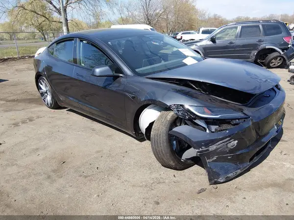 5YJ3E1EA7SF122932 2025 TESLA MODEL 3 - Image 1