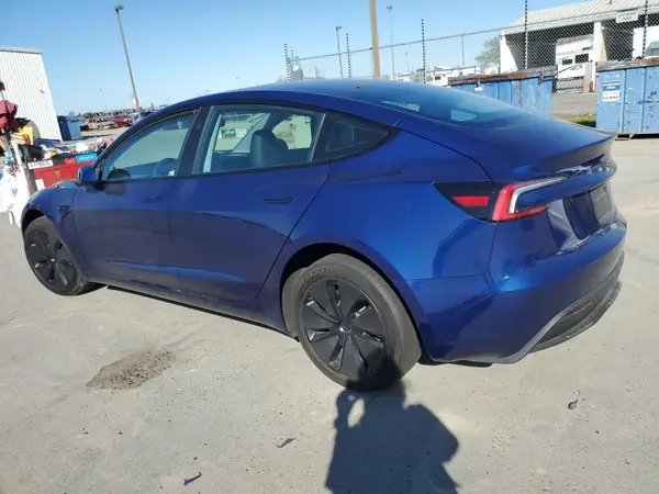5YJ3E1EA7SF882228 2025 TESLA MODEL 3 - Image 2