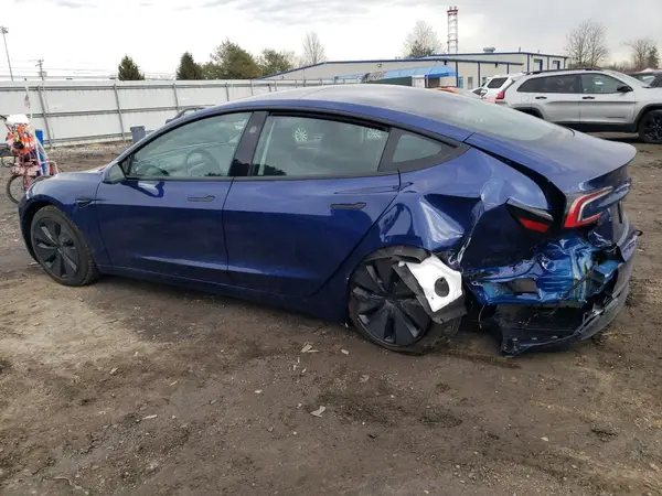 5YJ3E1EA7SF889678 2025 TESLA MODEL 3 - Image 2