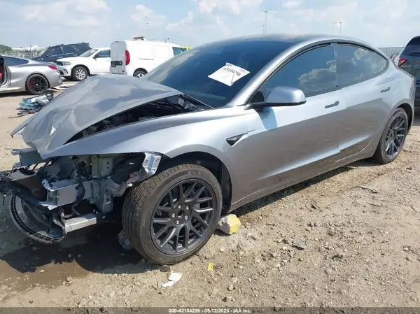 5YJ3E1EA7SF891009 2025 TESLA MODEL 3 - Image 2