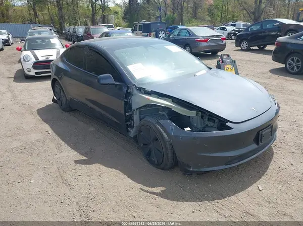 5YJ3E1EA7SF892032 2025 TESLA MODEL 3 - Image 1