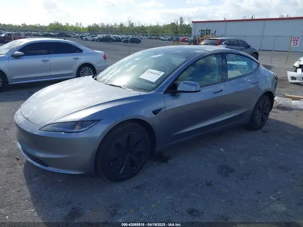 5YJ3E1EA7SF892239 2025 TESLA MODEL 3 - Image 2