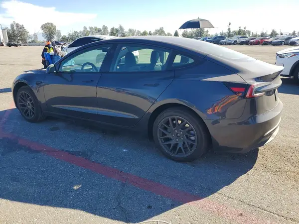 5YJ3E1EA7SF892368 2025 TESLA MODEL 3 - Image 2