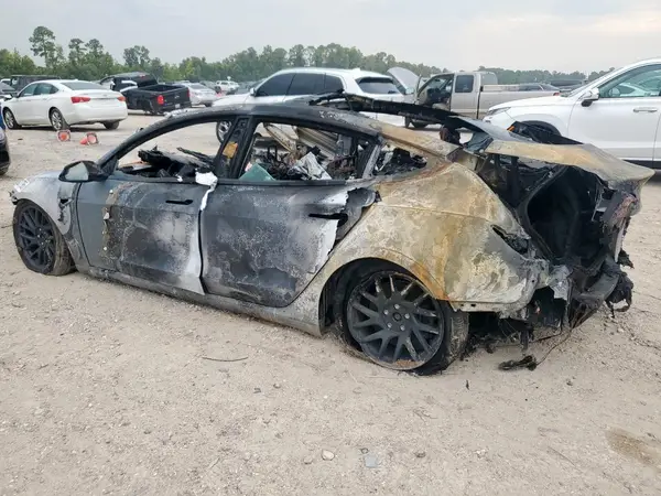 5YJ3E1EA7SF901859 2025 TESLA MODEL 3 - Image 2